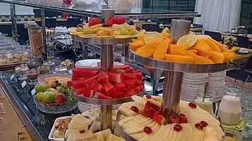Free daily buffet breakfast