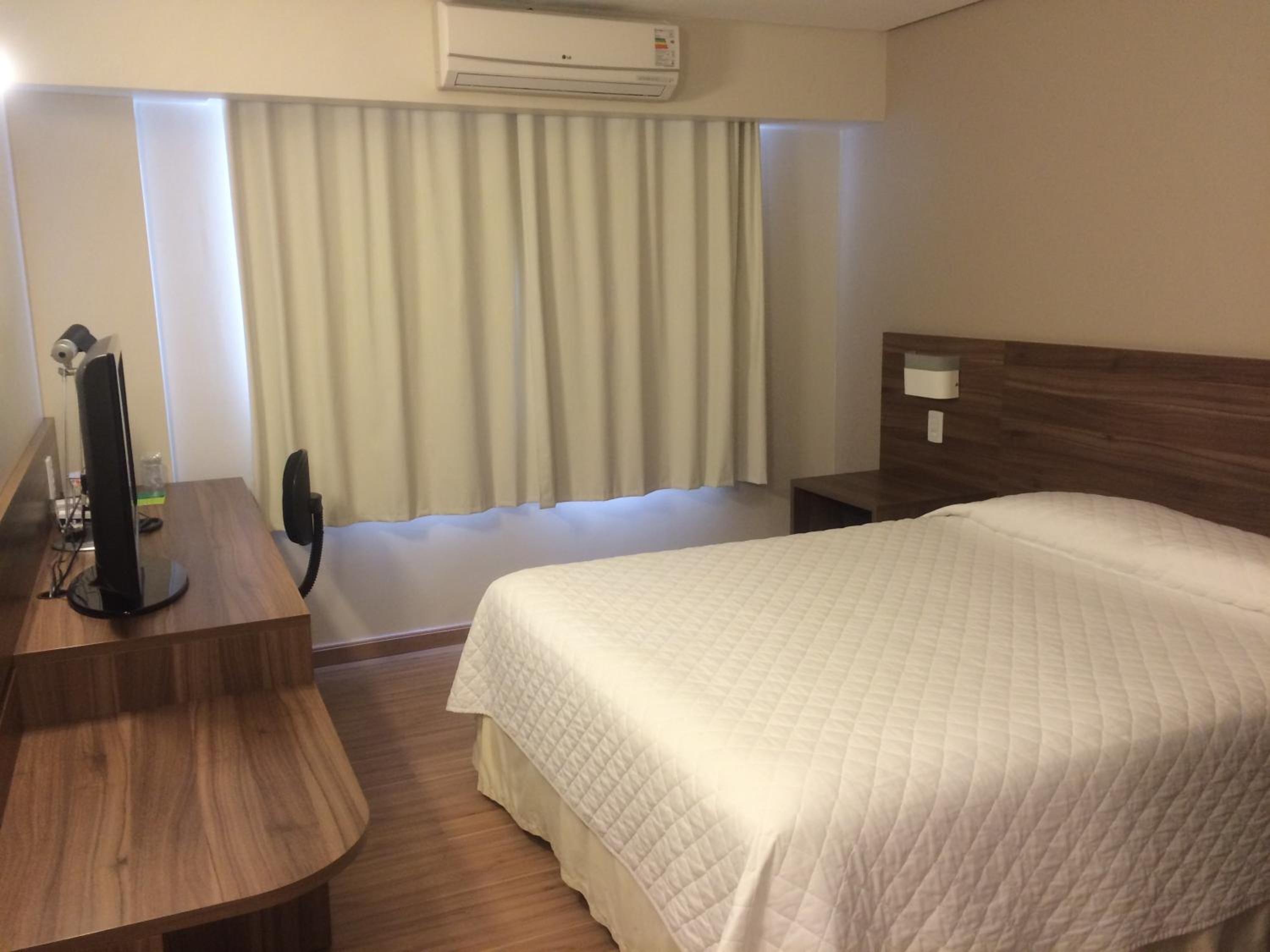 deluxe double or twin room, non smoking | blackout curtains, soundproofing, free wifi, bed sheets