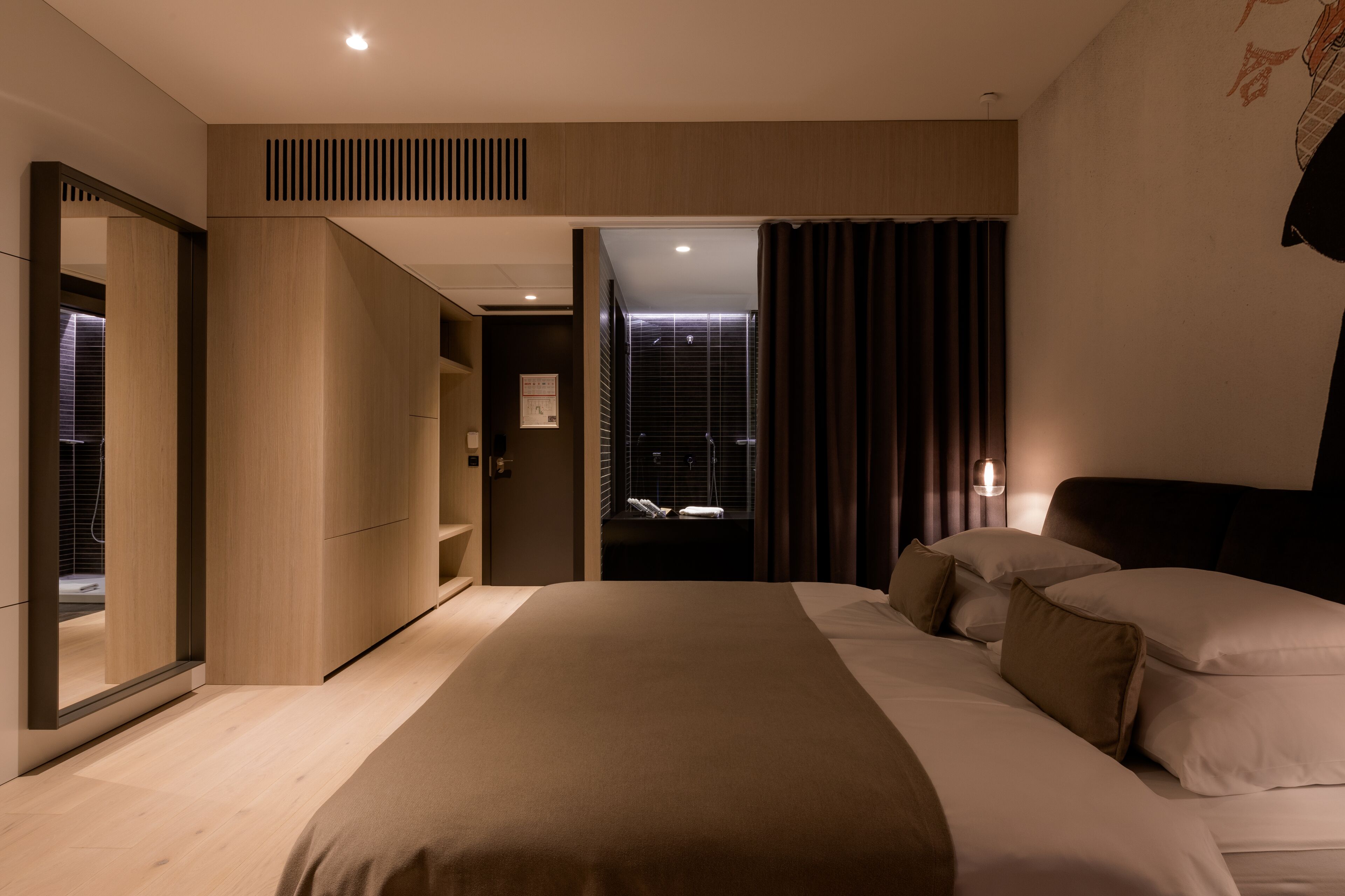 comfort double or twin room | minibar, in-room safe, individually furnished, desk