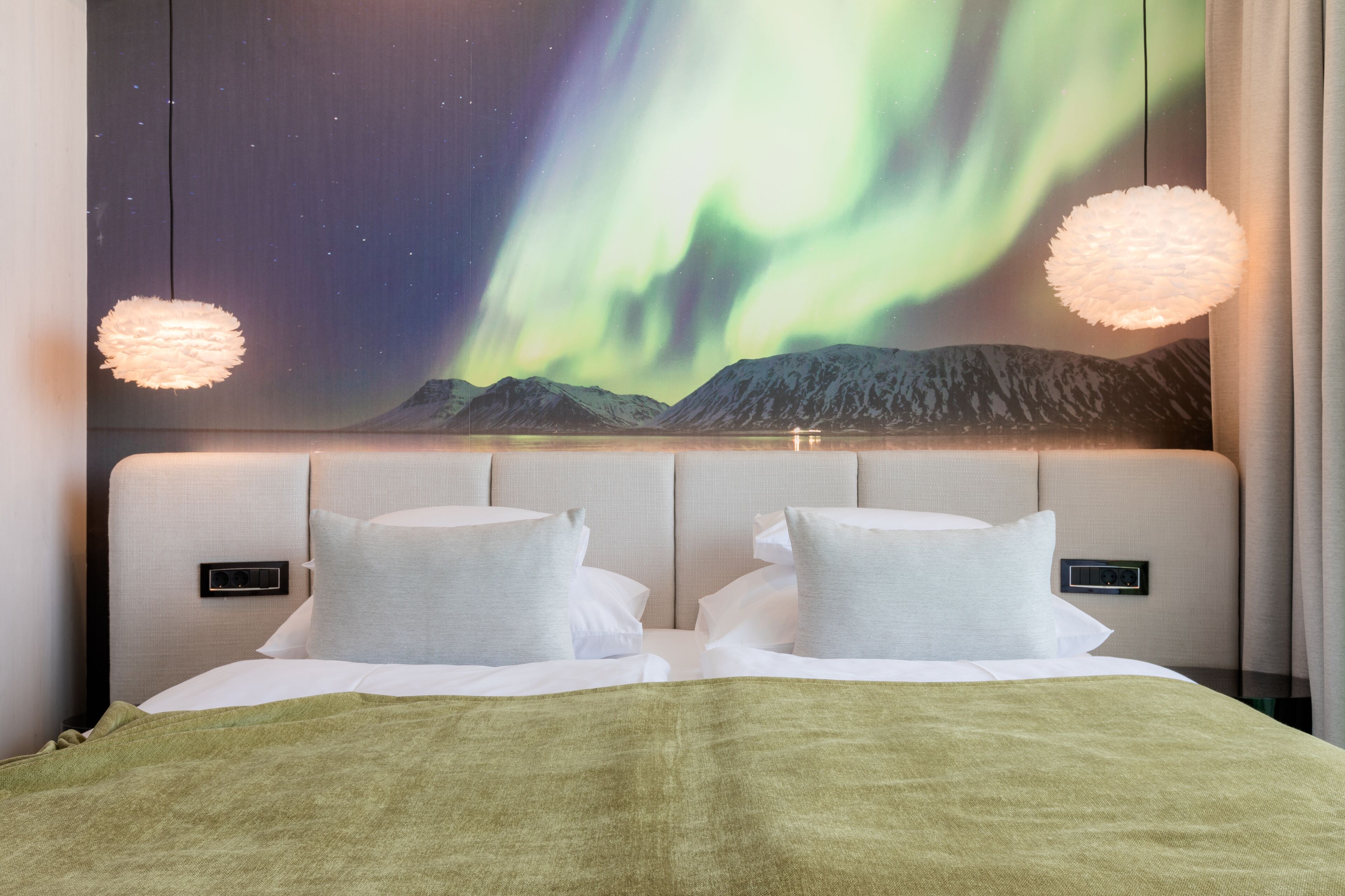 basic double or twin room | minibar, in-room safe, individually furnished, desk