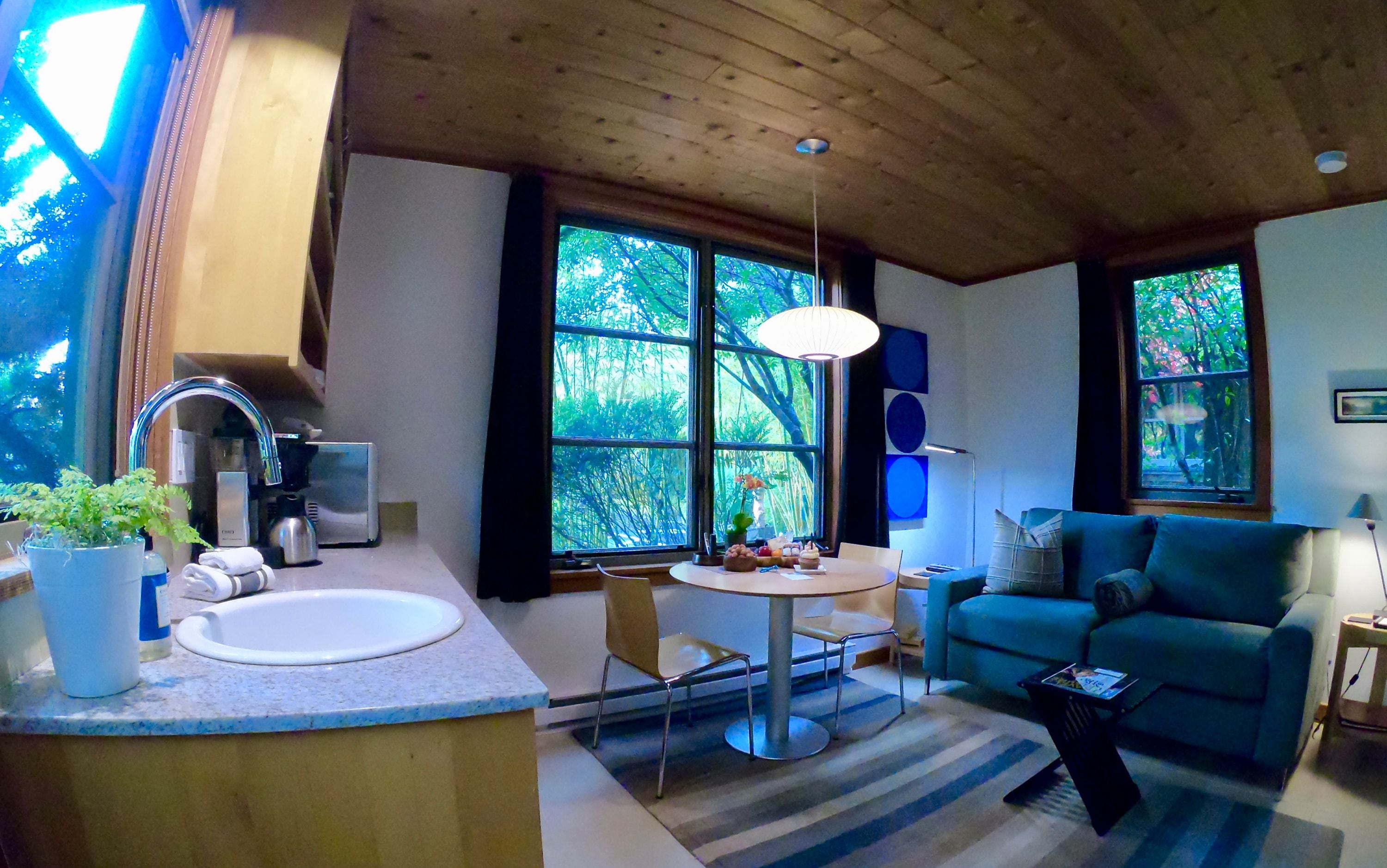 cabin | living area | flat-screen tv, dvd player