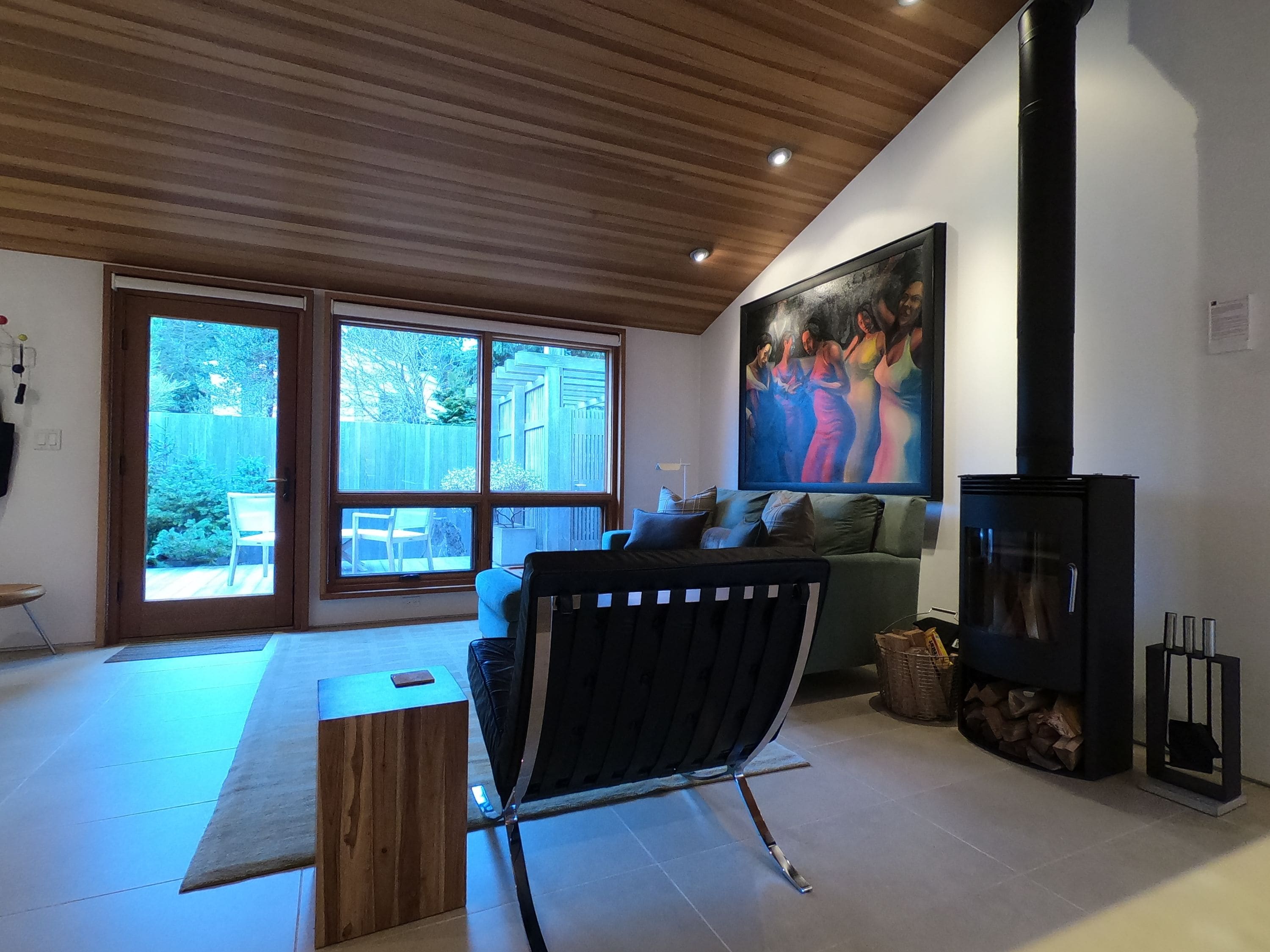 Standaard kamer | Woonruimte | Flatscreentelevisie en een dvd-speler