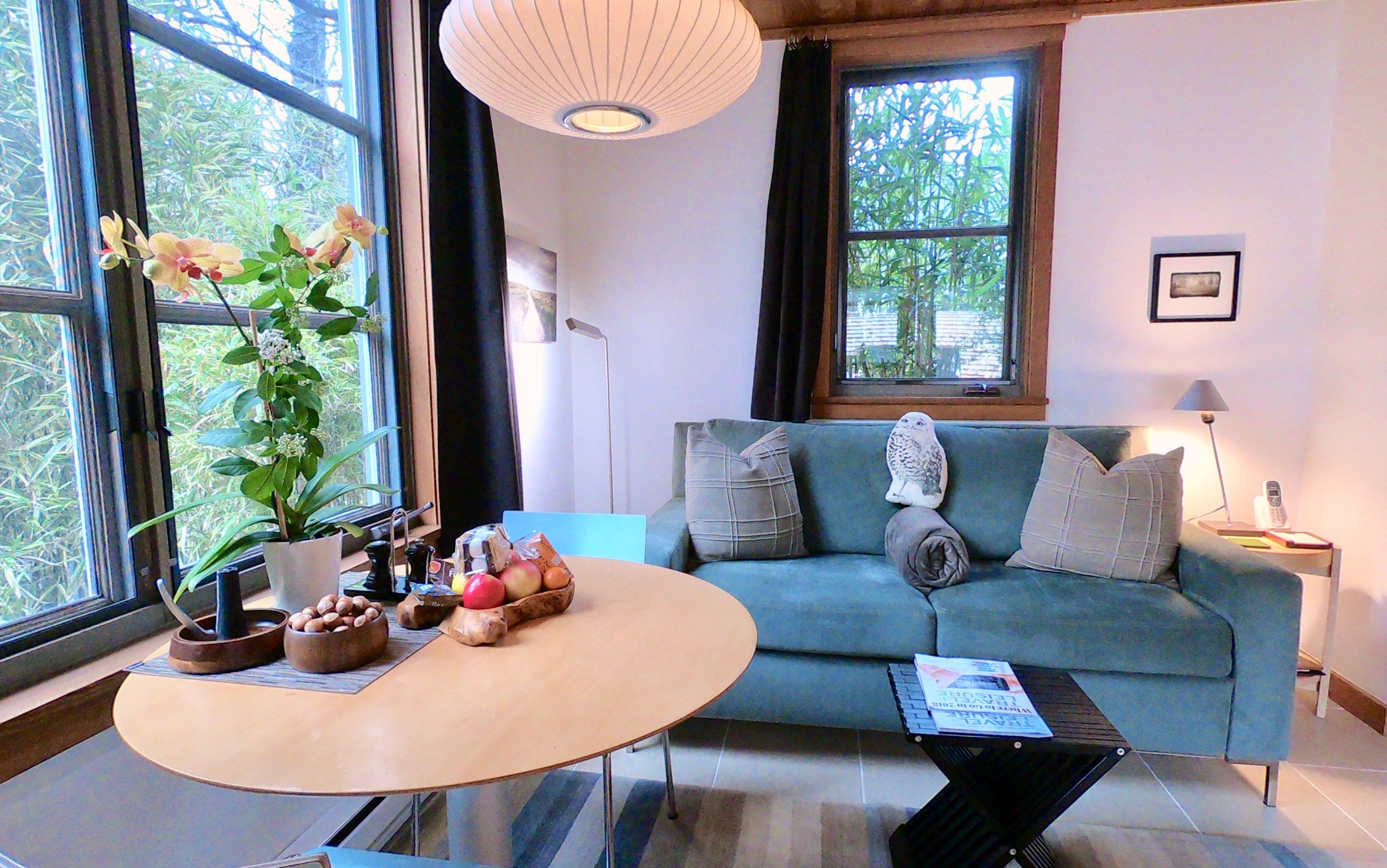 the north tower | living area | flat-screen tv, dvd player