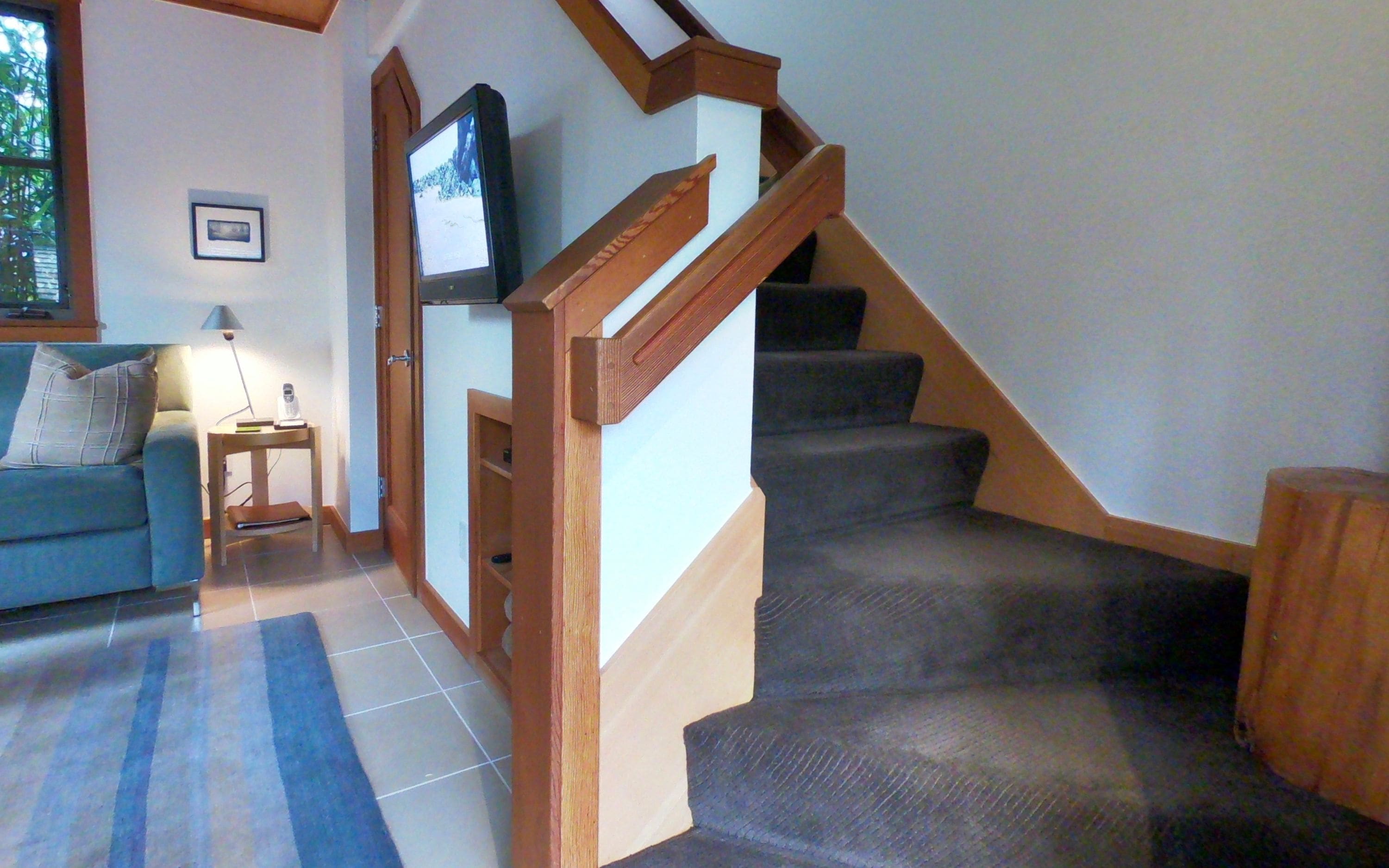 the north tower | living area | flat-screen tv, dvd player