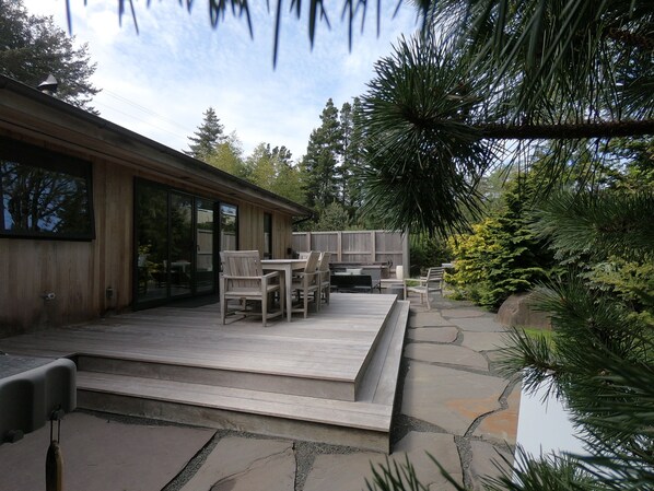 The Modern Ranch | Terrace/patio - Coast Cabins (Manzanita)