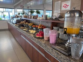 Desayuno bufé gratuito y diario