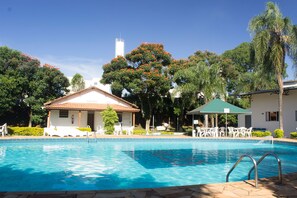 2 outdoor pools - Rio Claro Plaza Hotel (Rio Claro)