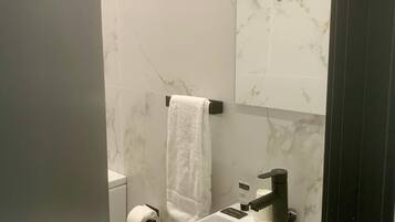 Single Room | Bathroom