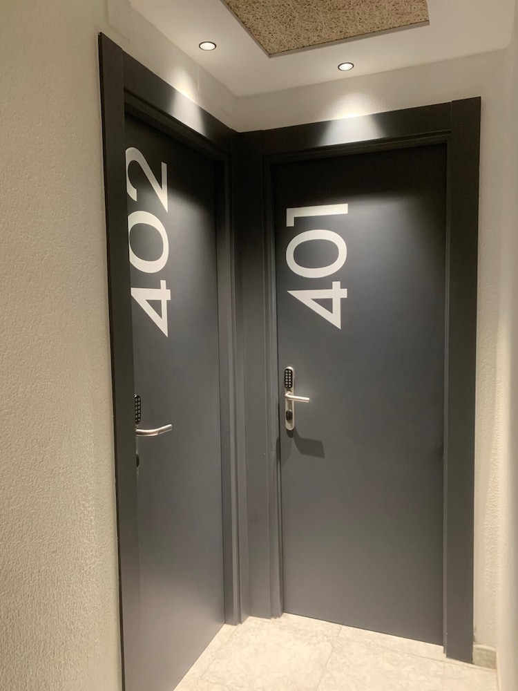 2 Star Hotels