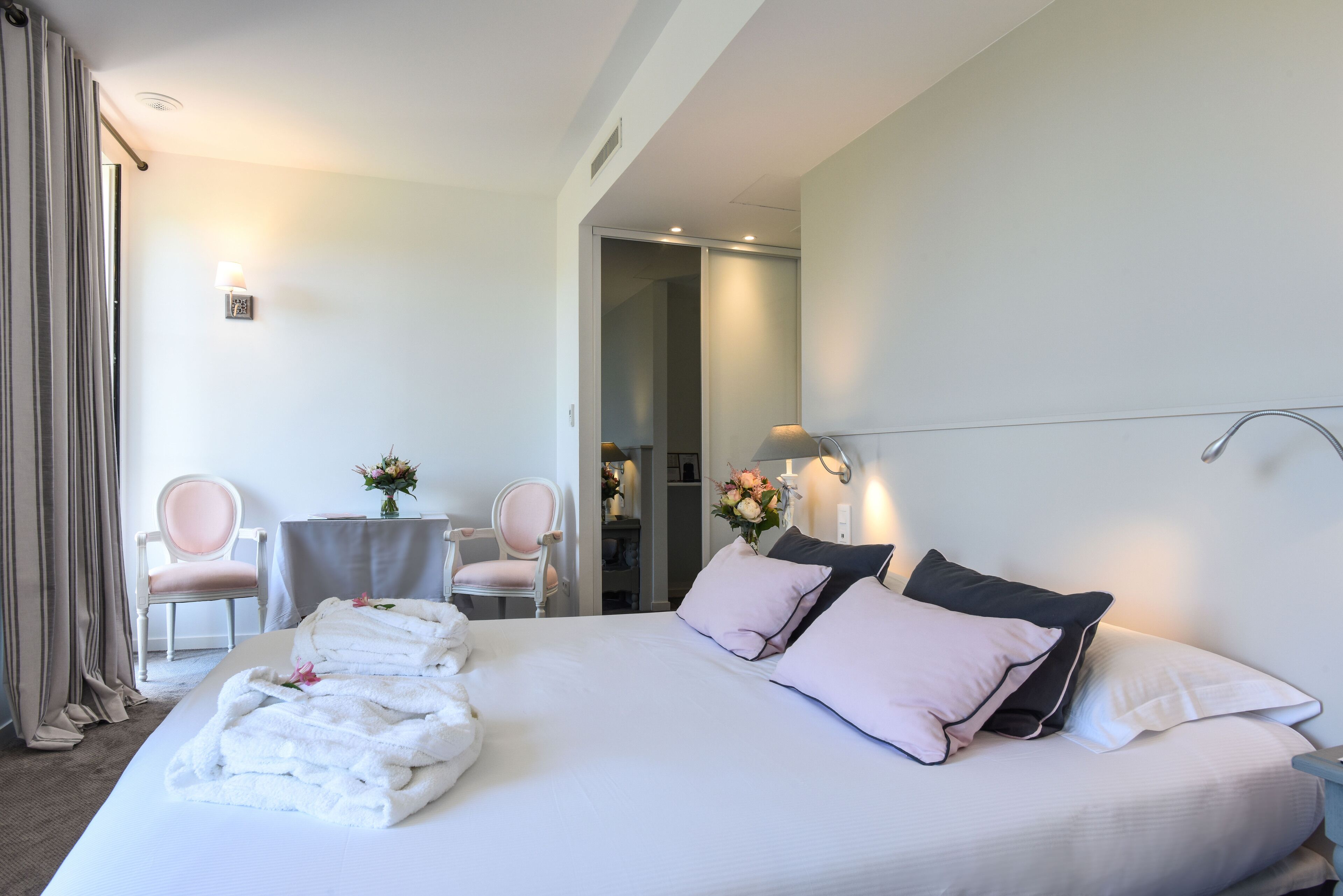 Double Room (Charm, Valley) | Premium bedding, in-room safe, desk, soundproofing