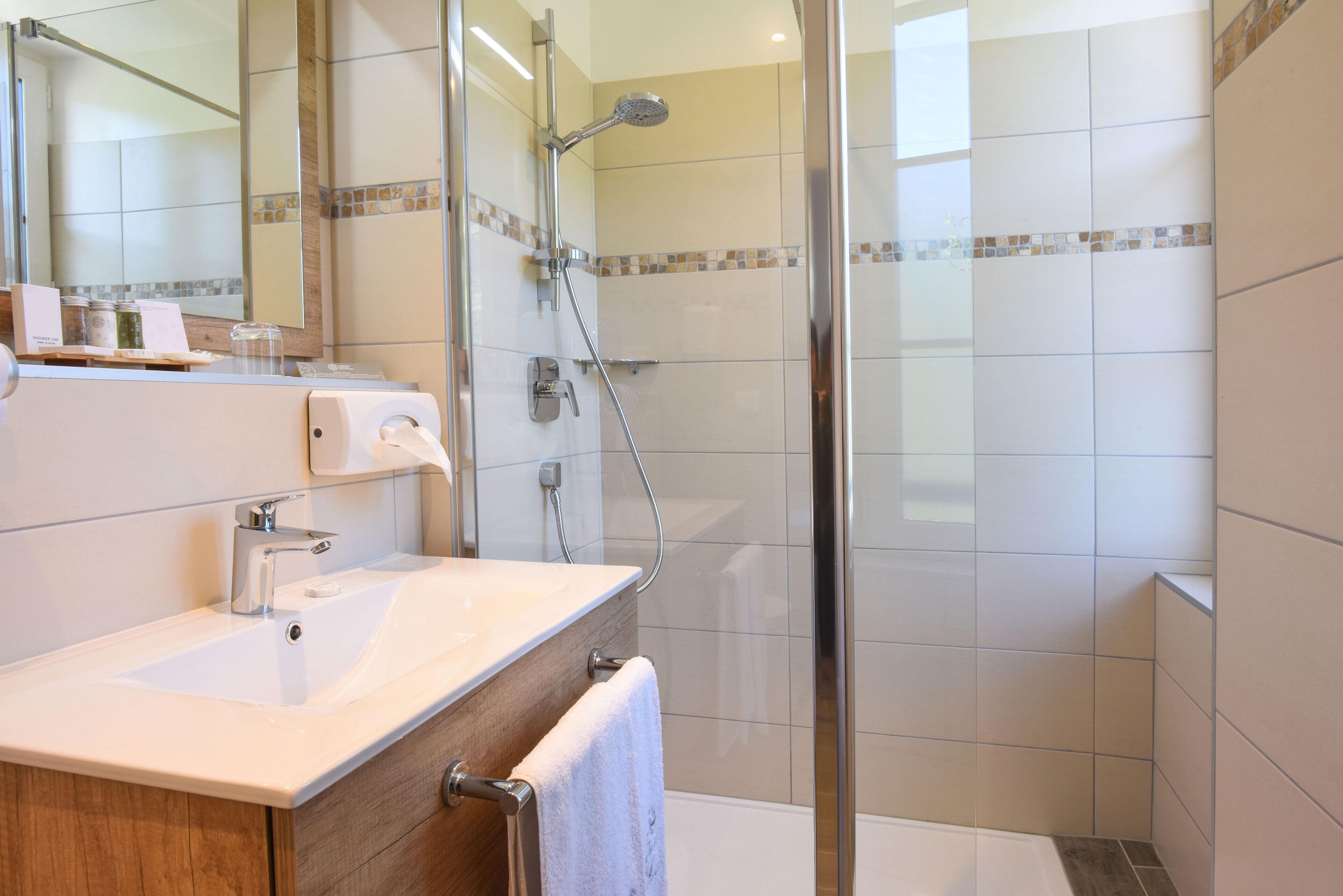 double room (charm, village) | bathroom | free toiletries, hair dryer, bathrobes, towels
