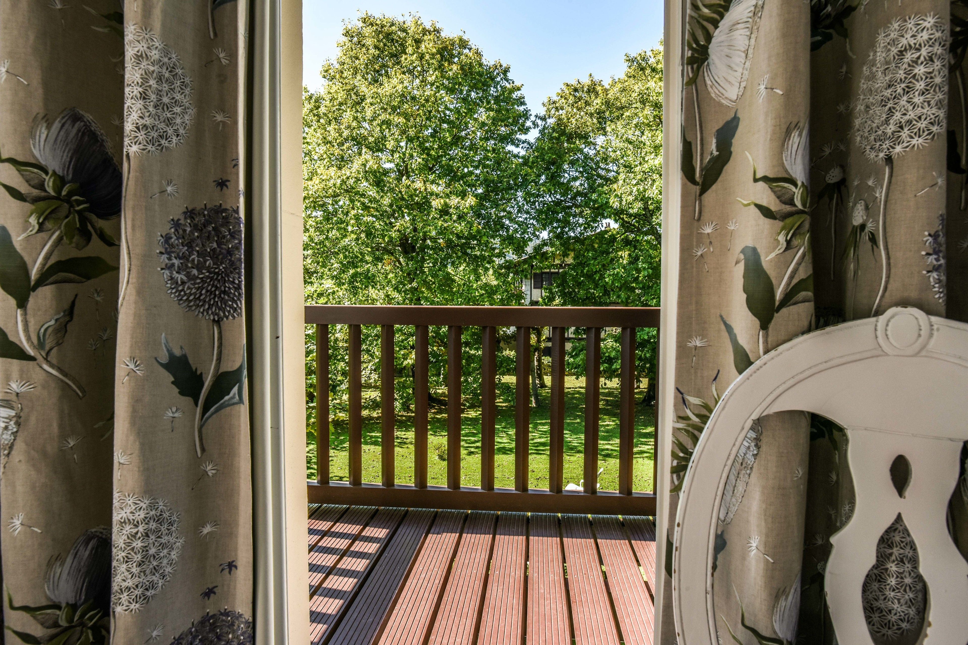 superior double or twin room, balcony, garden view | balcony