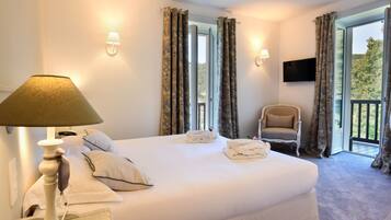 Habitació doble (Jardins) | Roba de llit d'alta qualitat, caixa forta a l'habitació i escriptori