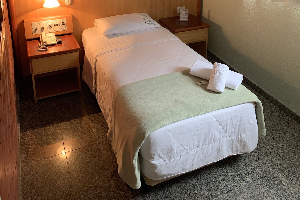 Standard Single Room | Minibar, desk, blackout curtains, iron/ironing board (on request)
