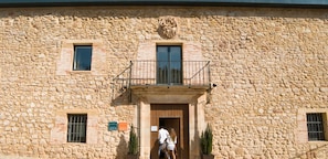 Front of property - Hospedium Hotel Convento Santa Ana (Atienza)