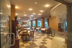 تناول الطعام