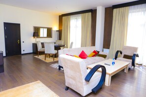 Presidential Suite, 2 Bedrooms, 2 Bathrooms, Mountain View