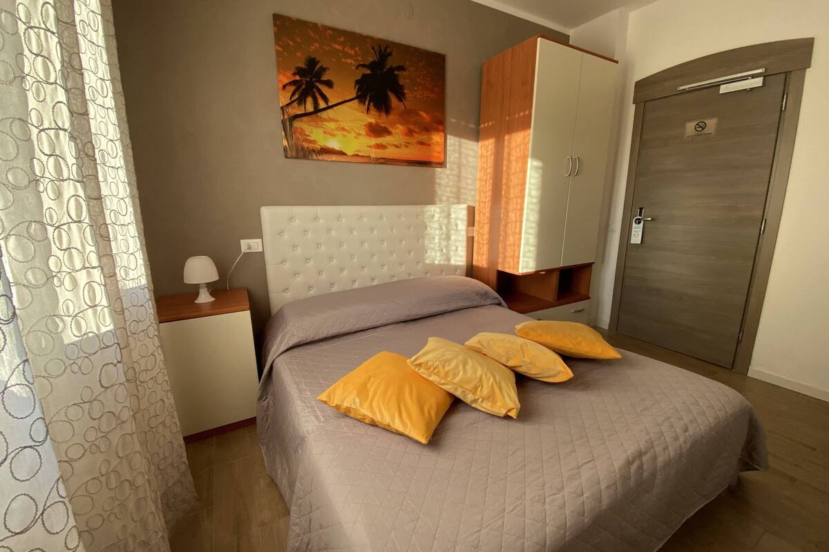 classic double room | free cots/infant beds, free wifi, bed sheets