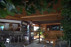 Bar (en el alojamiento)