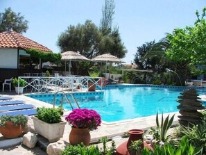 Outdoor pool - Hotel Sofia (Samos)