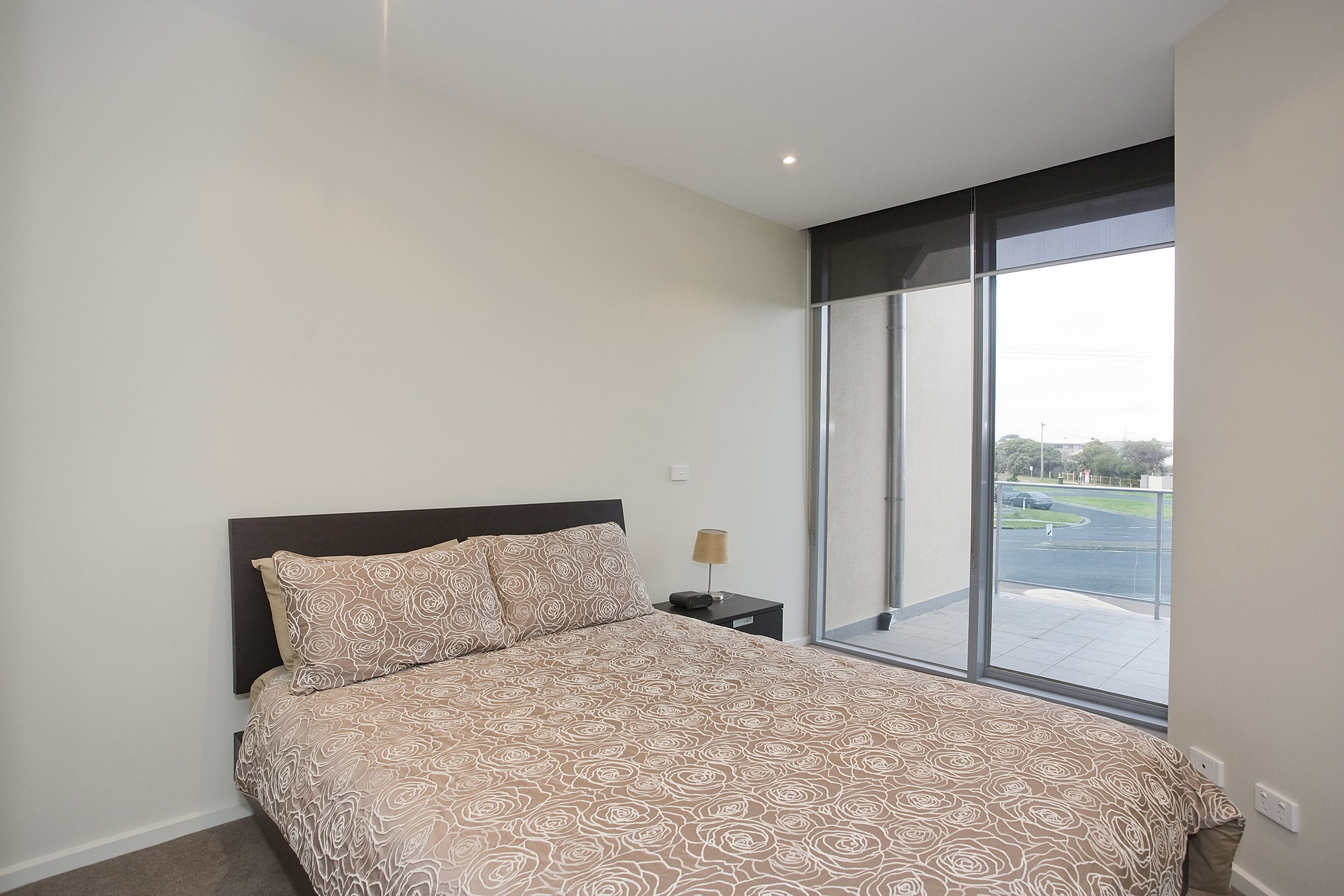 deluxe apartment (number 8) | iron/ironing board, free wifi, bed sheets