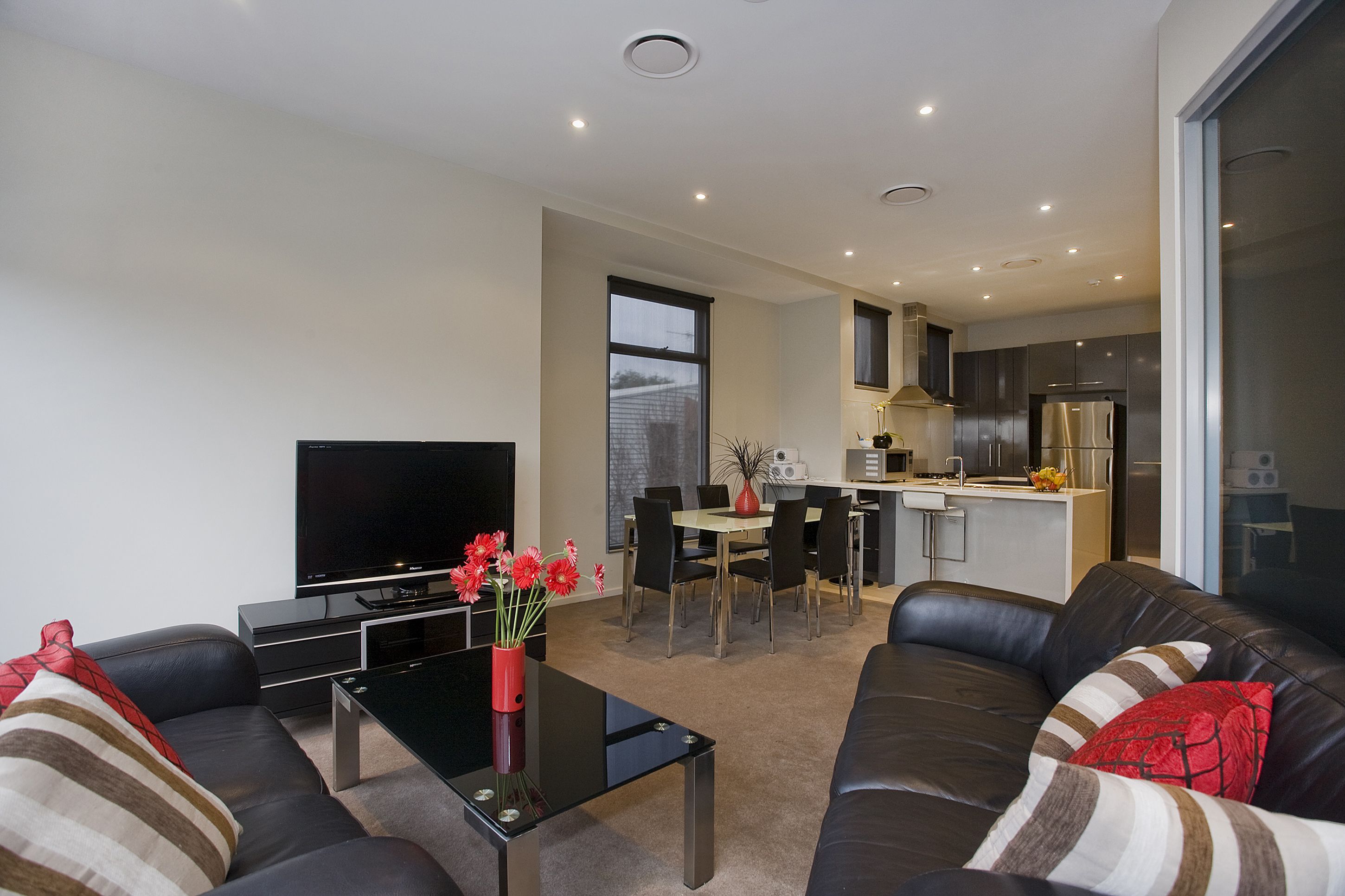 deluxe apartment (number 9) | iron/ironing board, free wifi, bed sheets