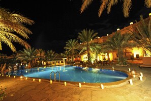 屋内プール、屋外プール