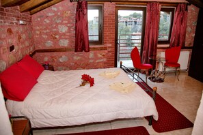Room (Attic) | Iron/ironing board, free cots/infant beds, free WiFi