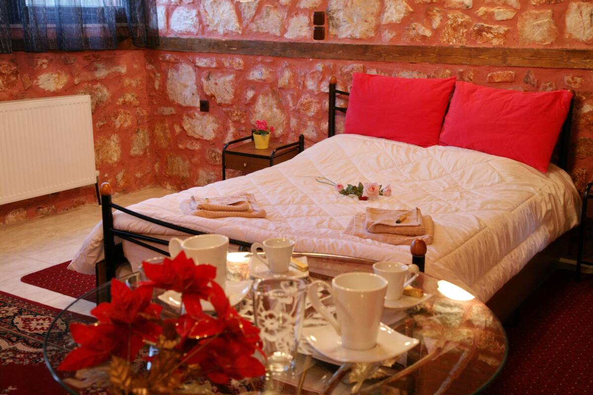 Double Room | Iron/ironing board, free cots/infant beds, free WiFi