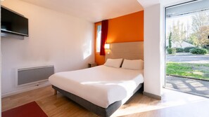 Bureau, lits bébé (gratuits), Wi-Fi gratuit, draps fournis