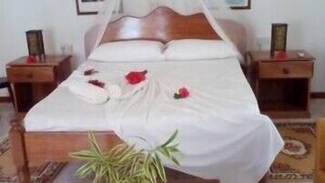 Dobbeltrom – standard, 1 dobbeltseng | Minibar, individuelt dekorert, strykejern/-brett og wi-fi (inkludert)