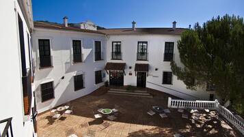 Dagelijks continentaal ontbijt (EUR 5.00 per persoon)