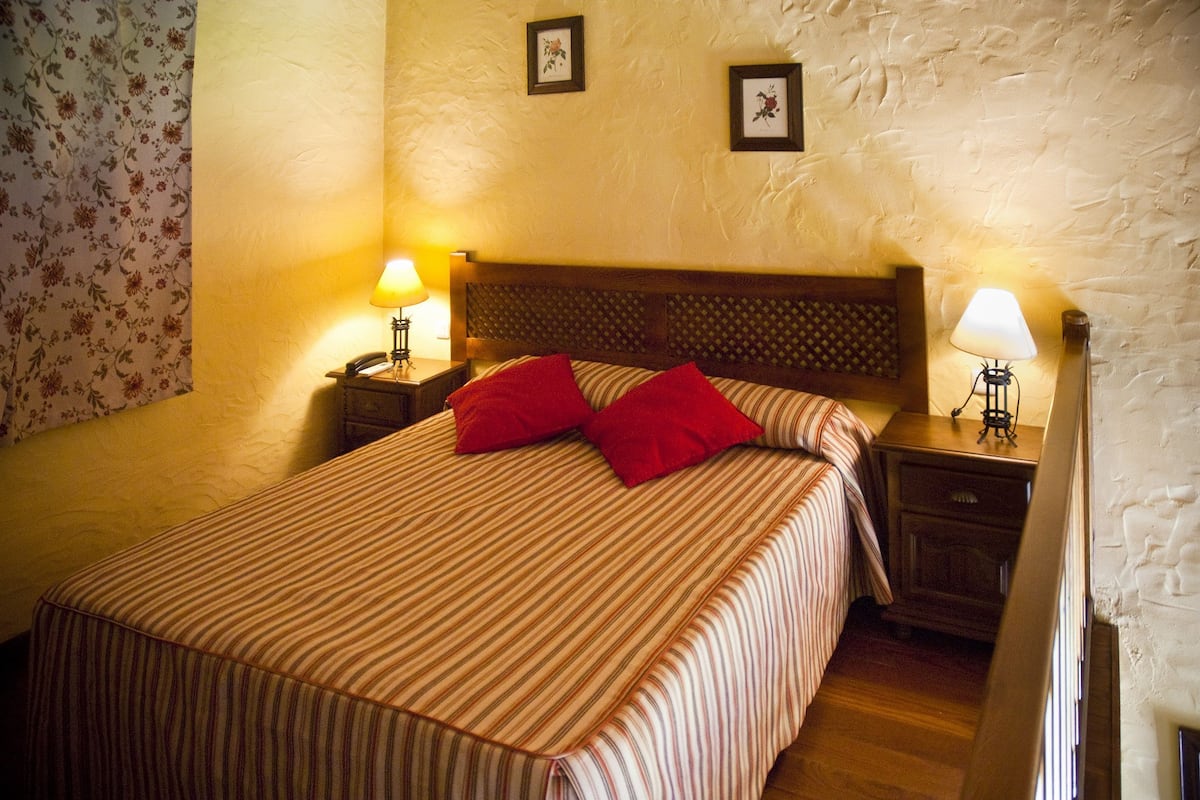Bungalow | In-room safe, blackout curtains, free WiFi, bed sheets