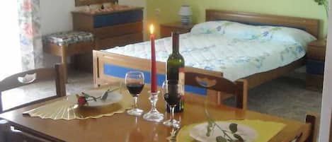 Rollaway beds, WiFi