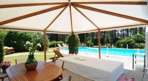 Piscine extérieure (ouverte en saison)