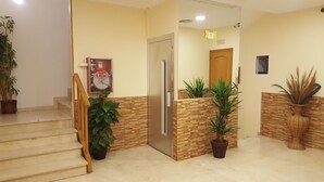 Interior entrance - Cuatro Caños (Alcala de Henares)