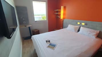 Double Room | Individually furnished, desk, laptop workspace, soundproofing
