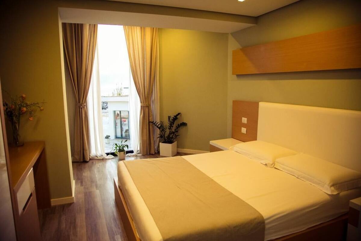 Soundproofing, WiFi (free)