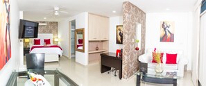 Junior Suite, 4 Bedrooms | In-room safe, desk, free WiFi, bed sheets