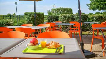 Colazione a buffet a pagamento, servita nei giorni feriali
