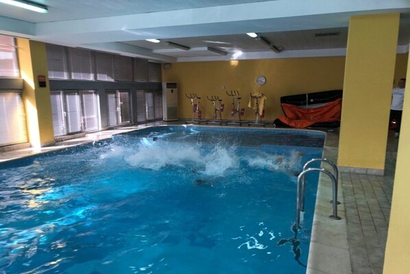 Indoor pool, outdoor pool - Continental Vora Hotel (Vore)