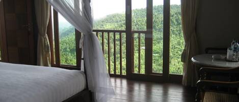 In-room safe, free WiFi