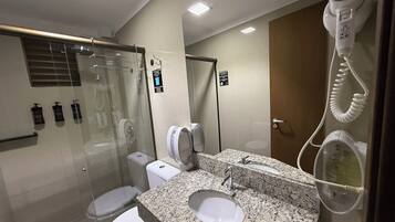 Executive Room | Bilik Mandi | Pancuran mandi, hulu semburan mandi hujan, pengering rambut