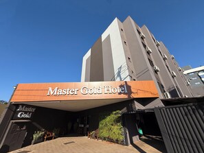 Front of property - Master Gold Express Hotel (Cascavel)