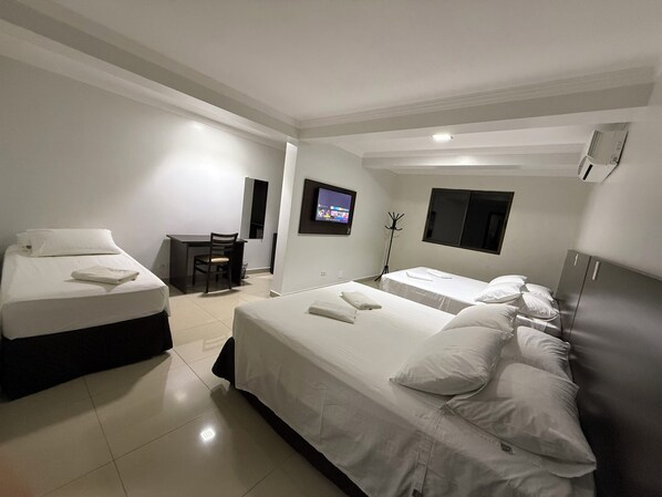 Executive Room | Minibar, in-room safe, blackout drapes, soundproofing - Master Gold Express Hotel (Cascavel)