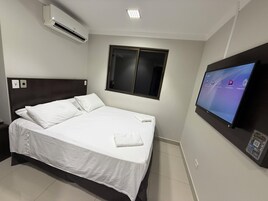 Minibar, caja de seguridad en la habitación y cortinas blackout 