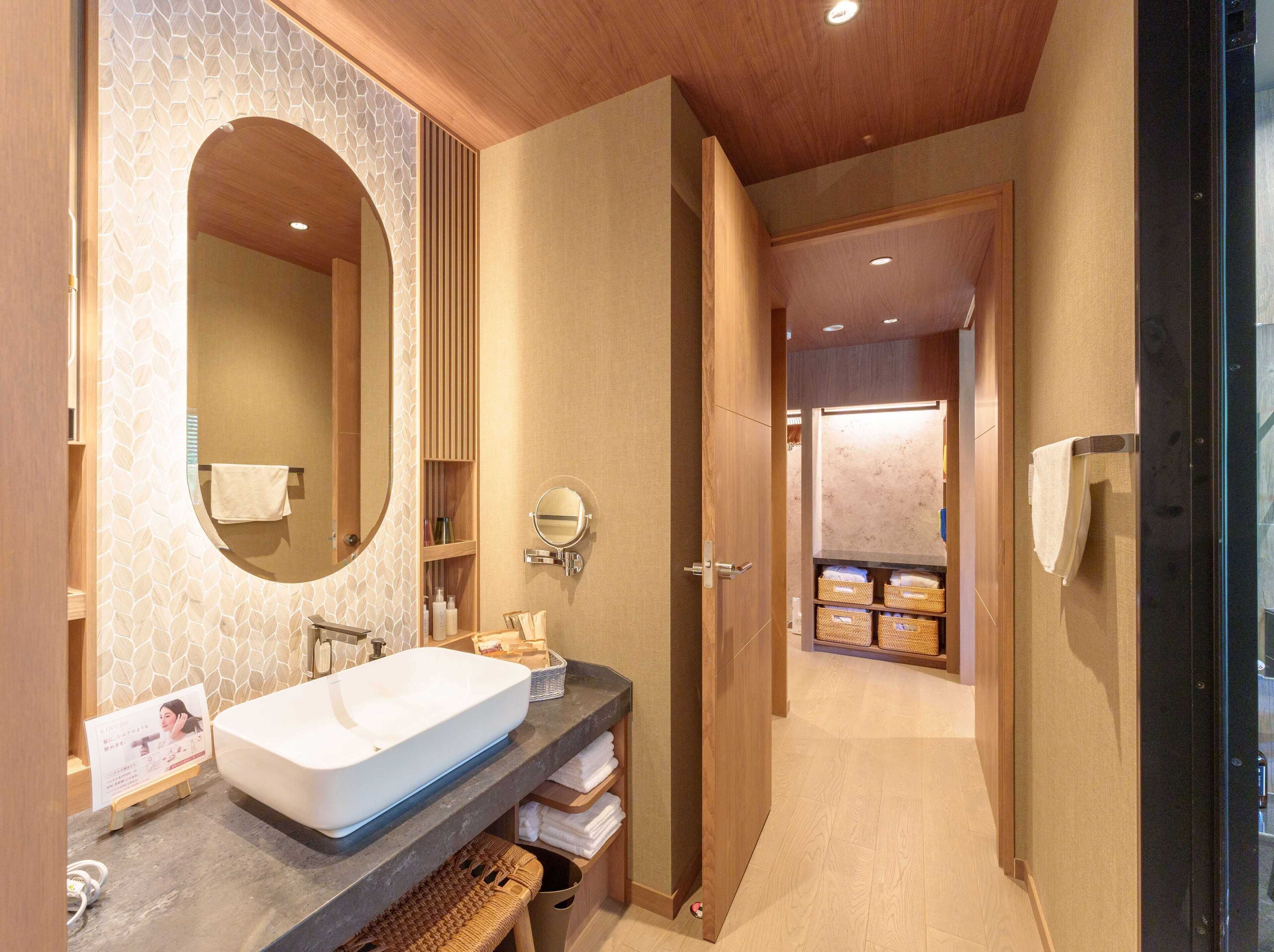 luxury quadruple room, non smoking, river view | bathroom | spring water bathtub, free toiletries, hair dryer, slippers