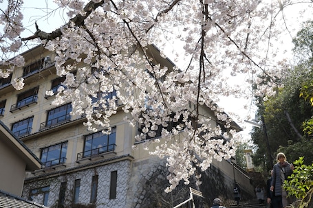 Exterior. Jukeiso
