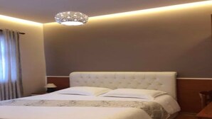 Unclassified image, 3 of 24, button - Hotel Palma (Tirana)