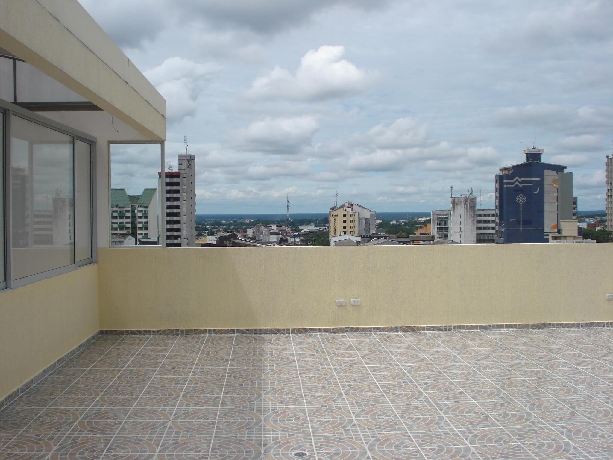 المنطقة المحيطة بالمنشأة